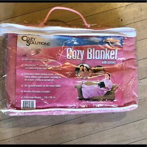 Cozy SOLUTIONS Cozy Blanket with sleeves, NWT
